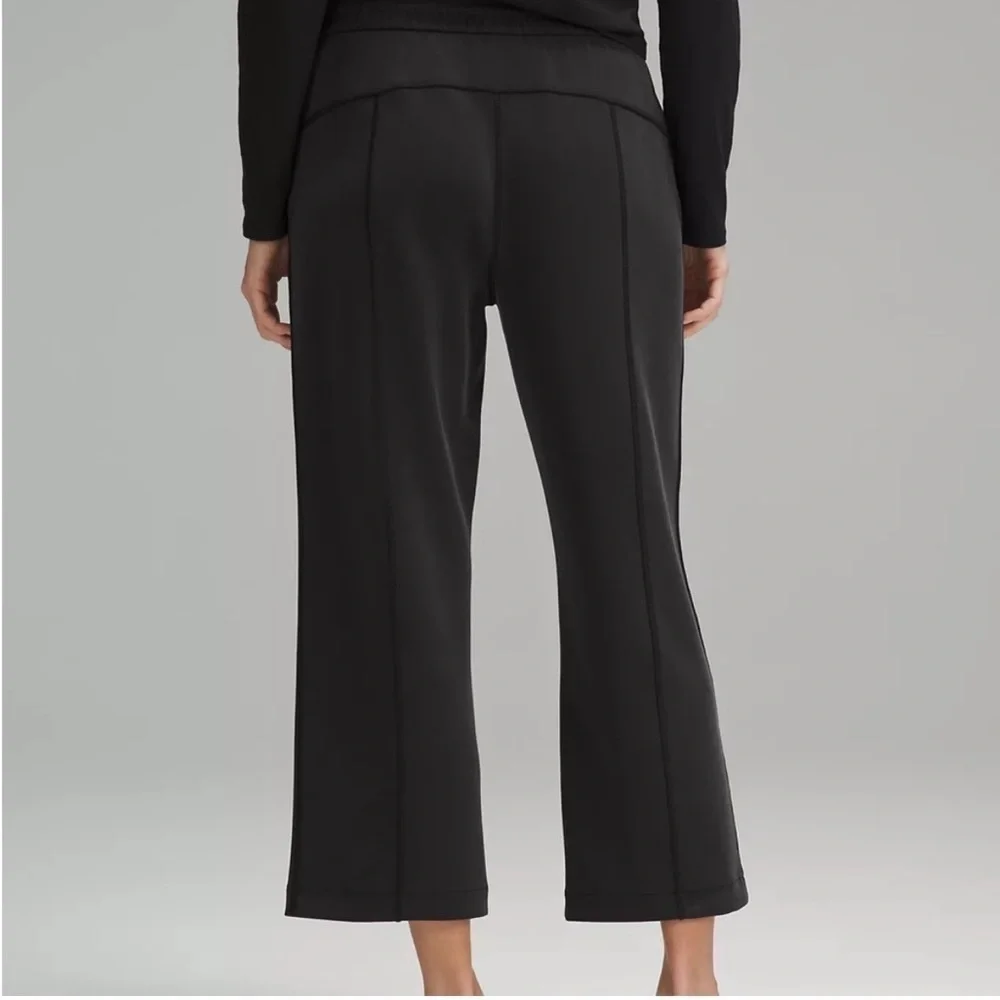 Lululemon Softstreme High-Rise Straight Leg Crop Pants Black Athleisure Yoga